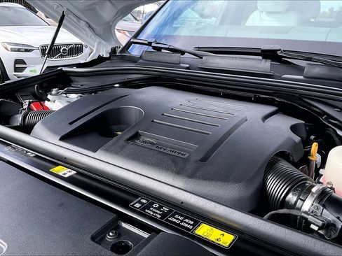Used 2025 Land Rover Range Rover Sport SE image 33