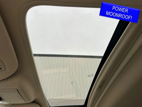 Used 2017 Lincoln Navigator Reserve image 3