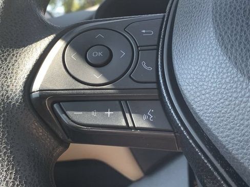 Used 2021 Toyota RAV4 XLE FWD image 24