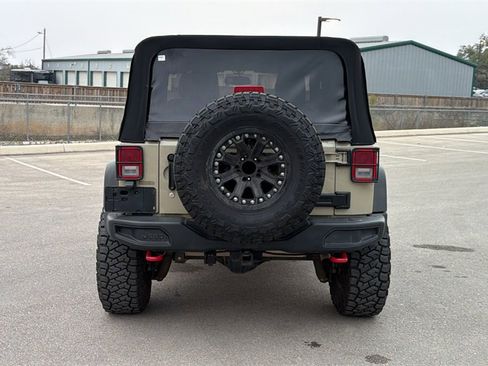 Used 2017 Jeep Wrangler Rubicon image 4