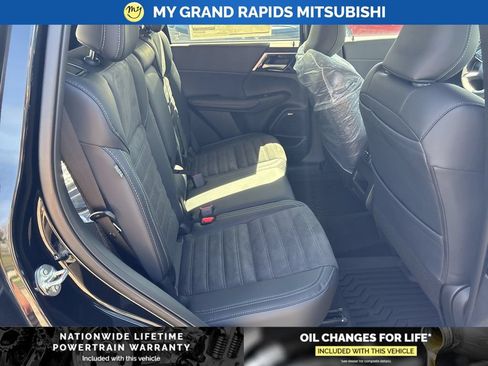 New 2026 Mitsubishi Outlander SE AWD/4WD image 15