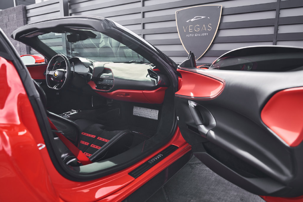 Used 2022 Ferrari SF90 Spider AWD/4WD image 32