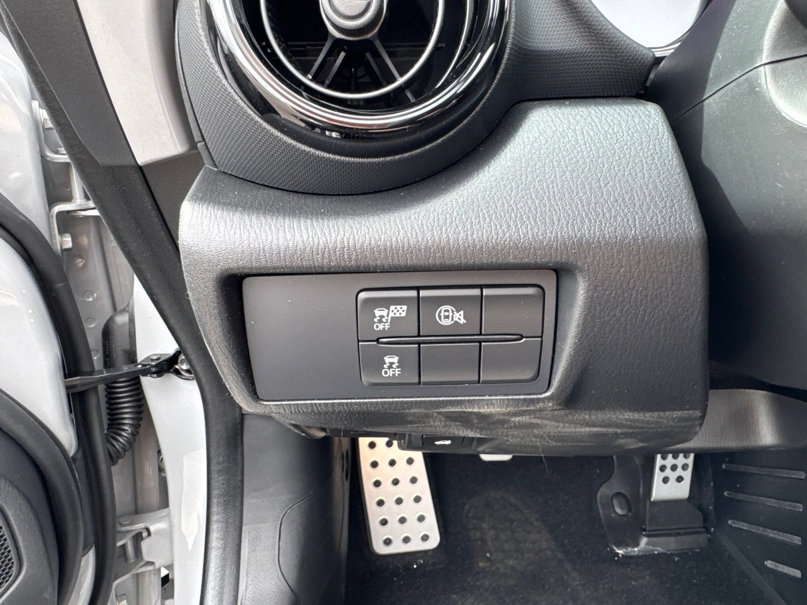 New 2026 MAZDA MX-5 Miata Club w/ Interior Package RWD image 18