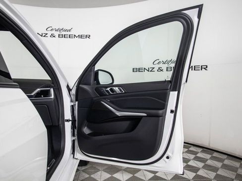 Used 2023 BMW X7 xDrive40i w/ M Sport Package image 20