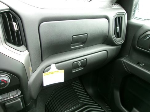 New 2026 Chevrolet Silverado 1500 Custom Trail Boss w/ Dark Appearance Package image 21