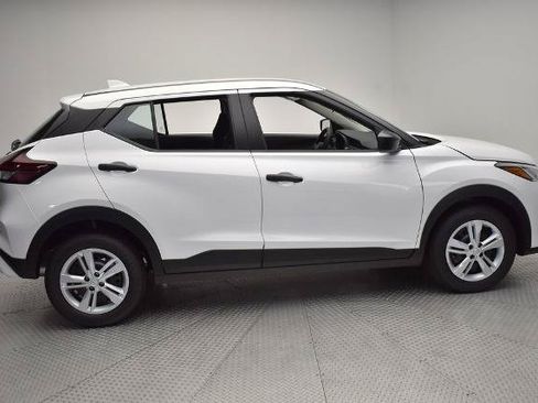 Certified 2025 Nissan Kicks Play S FWD image 4