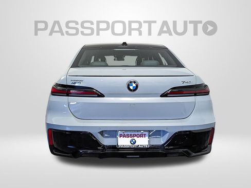 New 2026 BMW 740i xDrive image 4