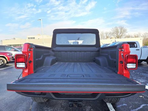 Used 2024 Jeep Gladiator Sport image 14