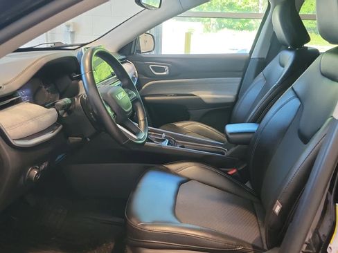 Used 2022 Jeep Compass Latitude w/ Convenience Group AWD/4WD image 11