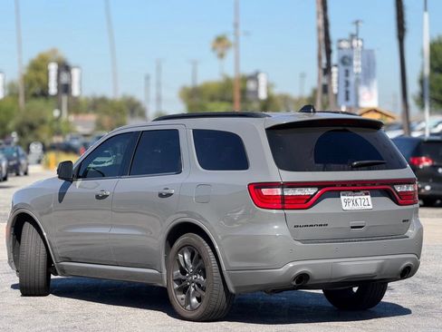 Used 2024 Dodge Durango GT RWD image 2