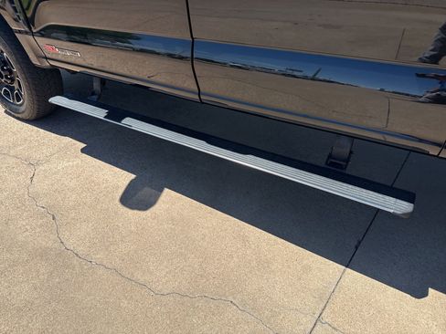 Used 2025 Ford F250 Platinum image 11