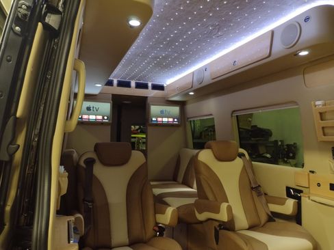 Used 2022 Mercedes-Benz Sprinter 3500 image 12