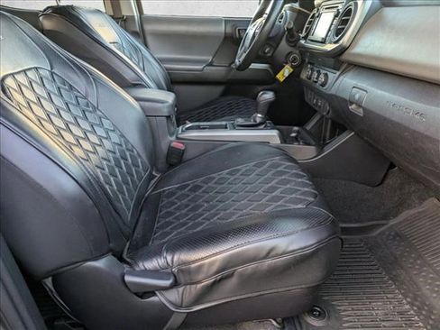 Used 2019 Toyota Tacoma SR5 image 20