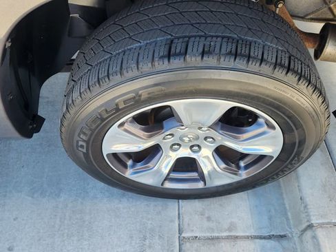 Used 2019 RAM 1500 Laramie image 40