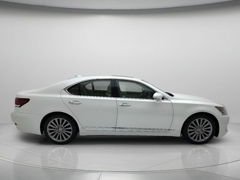 Used 2014 Lexus LS 460 AWD w/ Comfort Package image 4