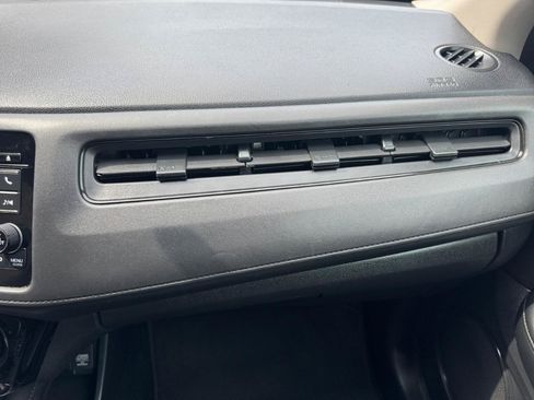 Used 2018 Honda HR-V LX image 20