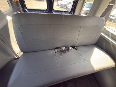 Used 2007 Ford E-350 and Econoline 350 XL RWD image 28