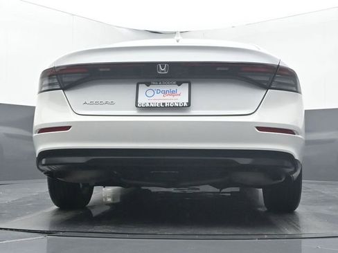 Used 2023 Honda Accord EX image 10