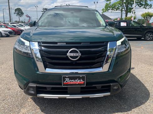 Used 2023 Nissan Pathfinder Platinum w/ Cargo Package AWD/4WD image 4