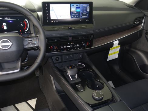 New 2026 Nissan Rogue Platinum w/ Platinum Premium Package image 8