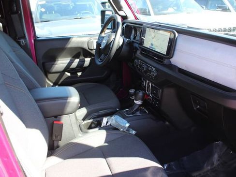 Used 2024 Jeep Wrangler Willys image 36