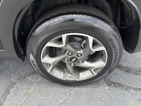 Used 2025 Chevrolet Trax LT w/ LT Convenience Package FWD image 24