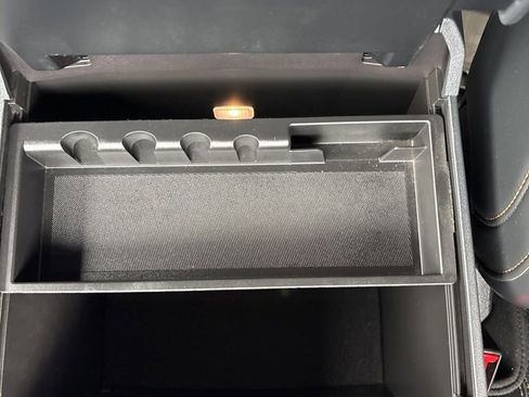 Used 2024 Ford F450 Platinum w/ FX4 Off-Road Package image 20