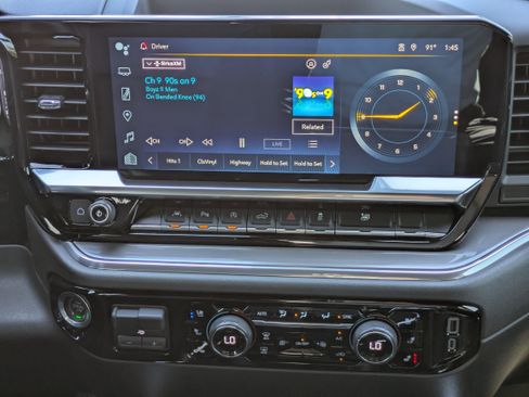 Used 2023 Chevrolet Silverado 1500 High Country w/ Technology Package image 18