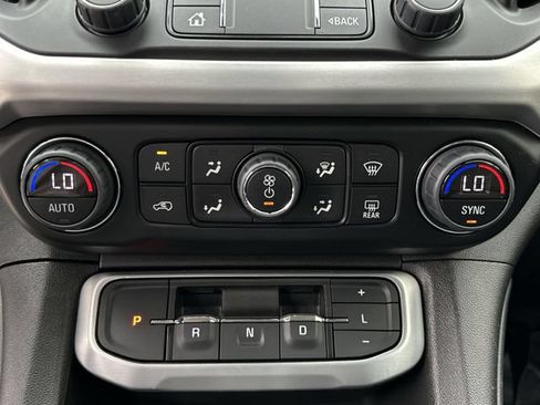 Certified 2023 GMC Acadia SLT FWD image 27