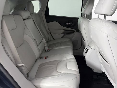 Used 2021 Jeep Cherokee Latitude Lux w/ Comfort/Convenience Group image 30