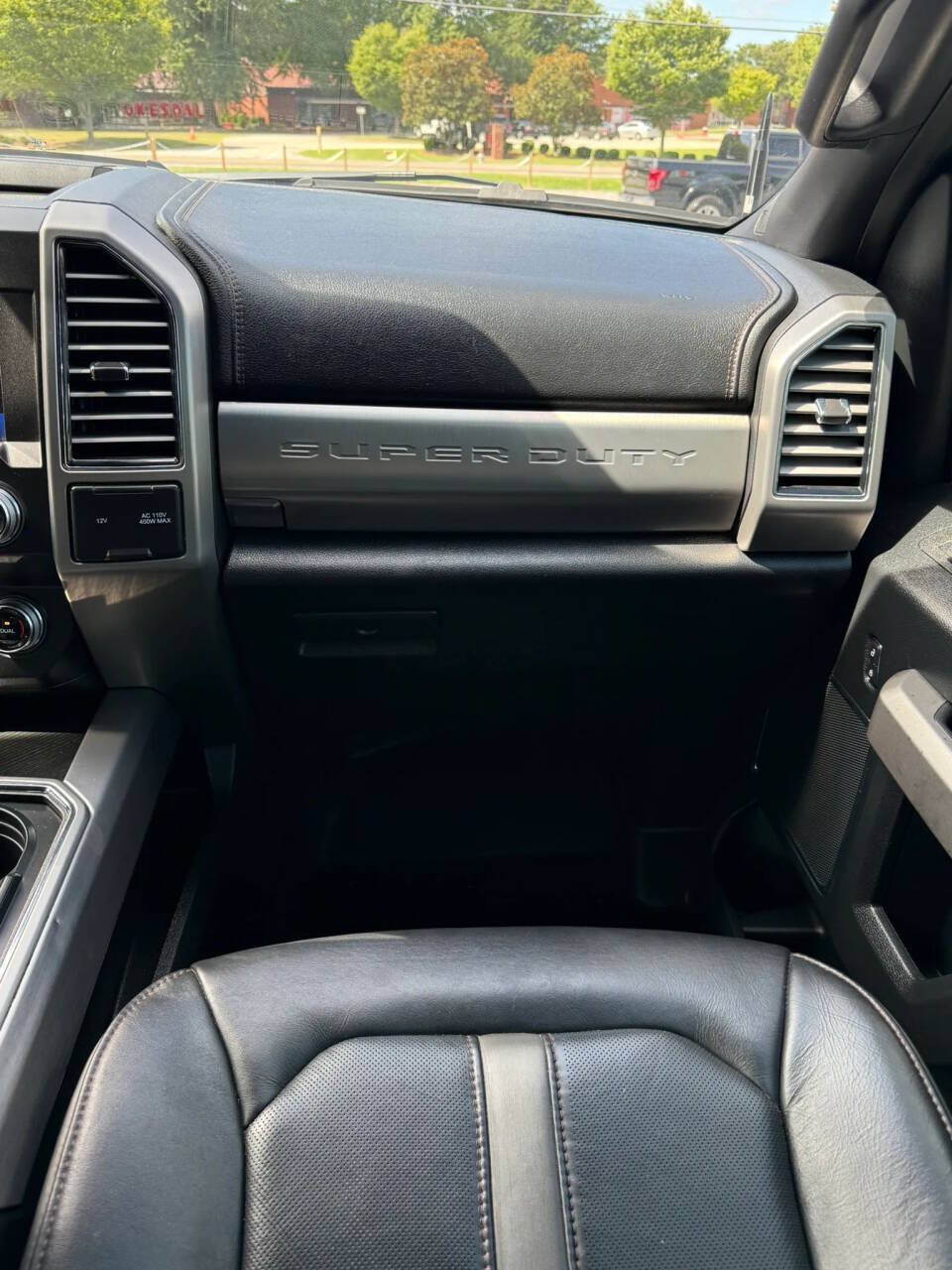 Used 2021 Ford F250 Platinum w/ FX4 Off-Road Package AWD/4WD image 30