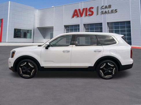 Used 2025 Kia Telluride S image 2
