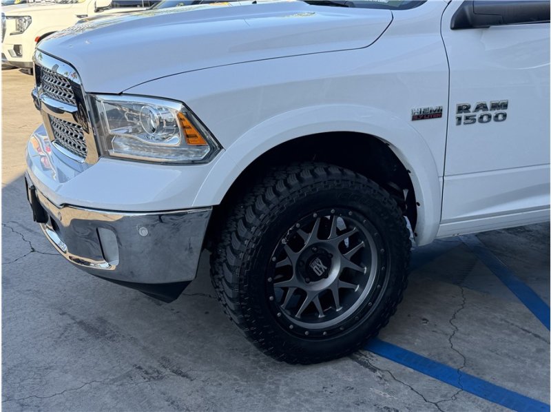 Used 2018 RAM 1500 Laramie w/ Convenience Group AWD/4WD image 11