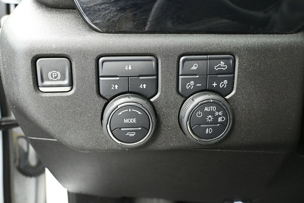 Used 2025 Chevrolet Silverado 3500 LT w/ Safety Package AWD/4WD image 24