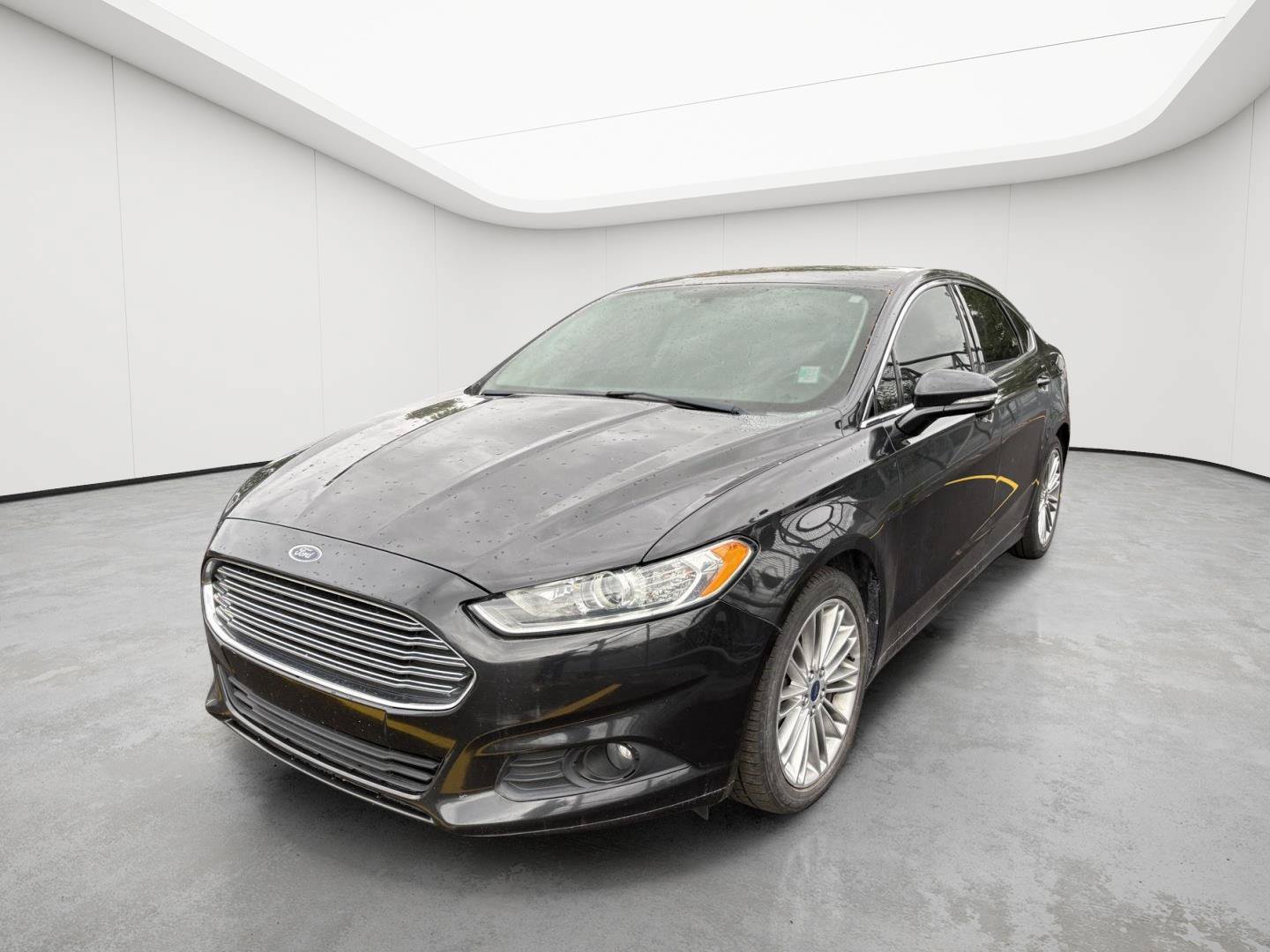 Used 2015 Ford Fusion SE w/ Equipment Group 202A FWD image 3