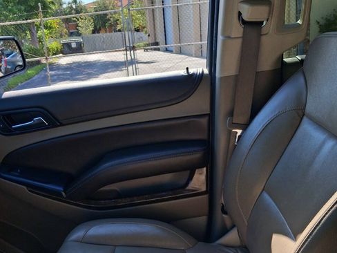 Used 2016 Chevrolet Suburban LT RWD image 14