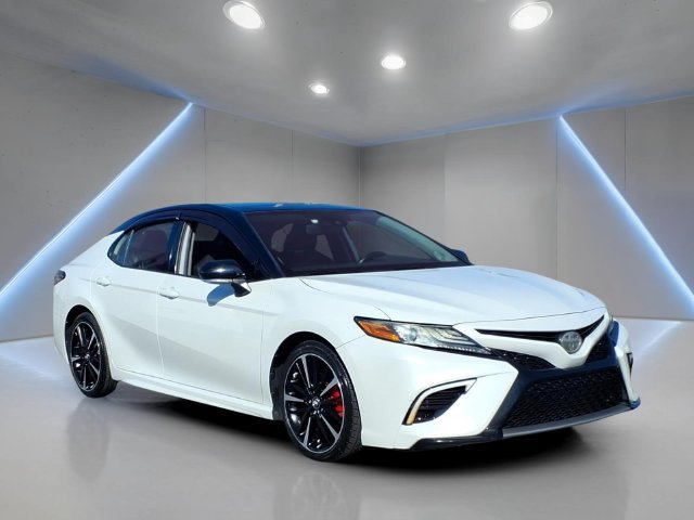 Used 2019 Toyota Camry XSE w/ Navigation Package FWD image 1
