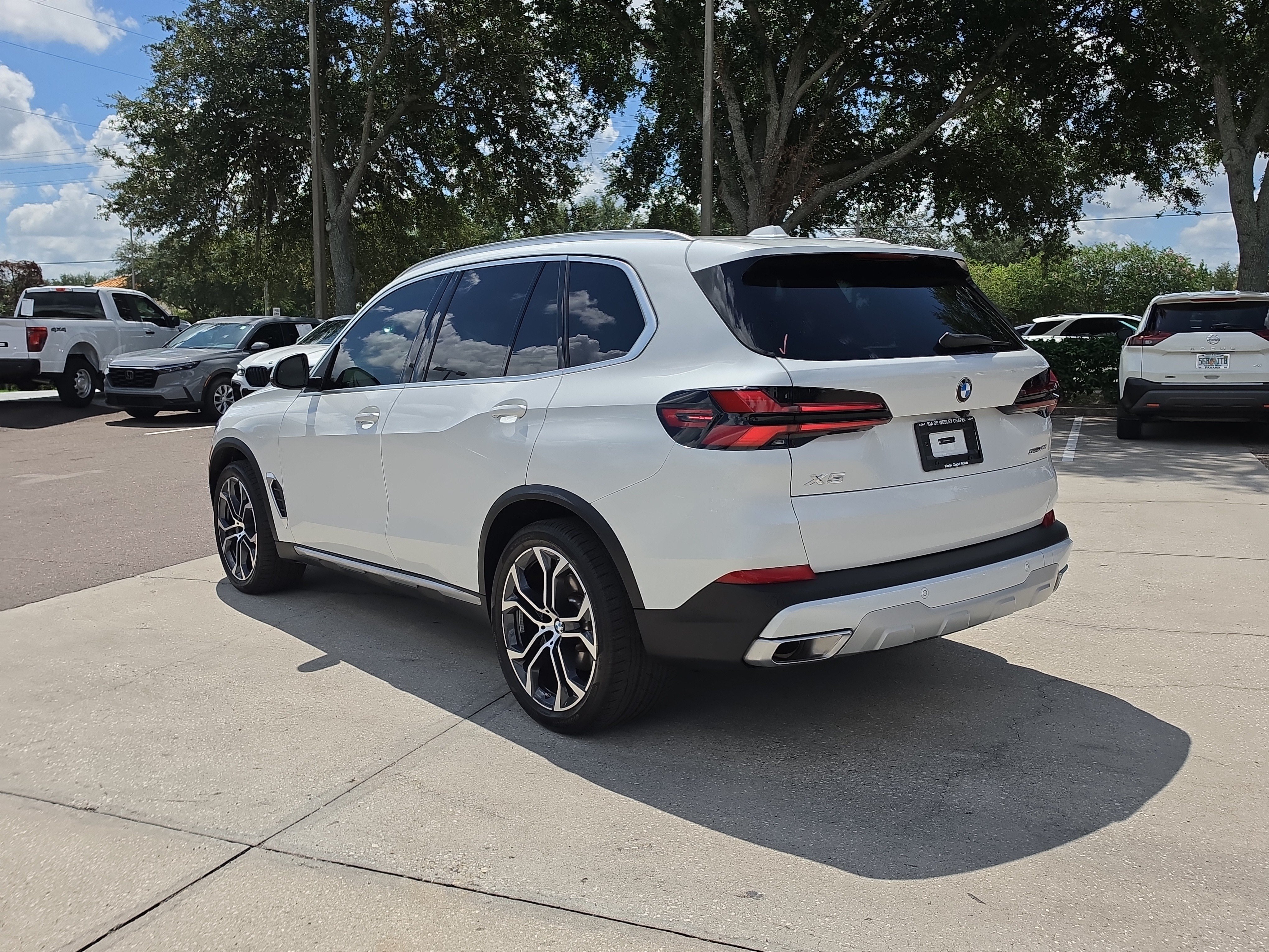 Used 2024 BMW X5 sDrive40i w/ Premium Package RWD image 6