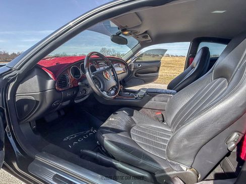 Used 1998 Jaguar XK8 Coupe image 28