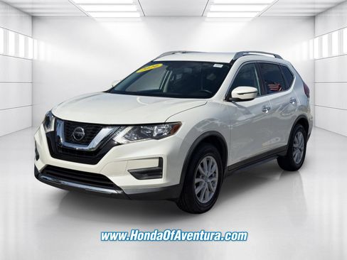Used 2020 Nissan Rogue SV FWD image 3