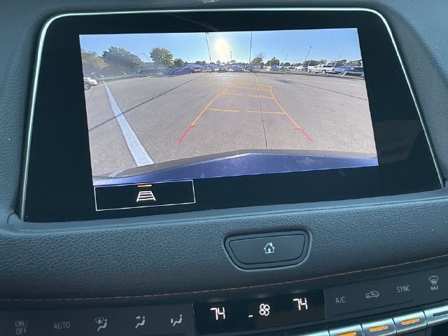 Used 2023 Cadillac XT4 Premium Luxury FWD image 18