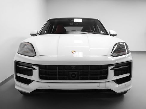 Certified 2026 Porsche Cayenne S AWD/4WD image 8