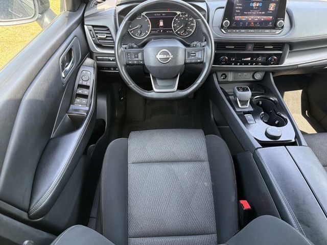 Used 2025 Nissan Rogue SV AWD/4WD image 12