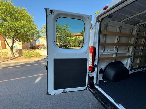 Used 2025 RAM ProMaster 2500 w/ U-Haul Equipment Group FWD image 16