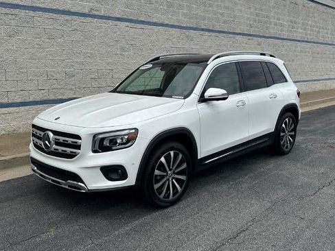Used 2023 Mercedes-Benz GLB 250 image 3