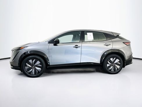 Used 2023 Nissan Ariya AWD image 4