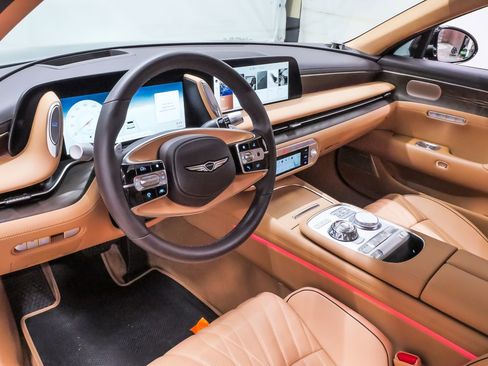 Certified 2025 Genesis G90 3.5T image 2