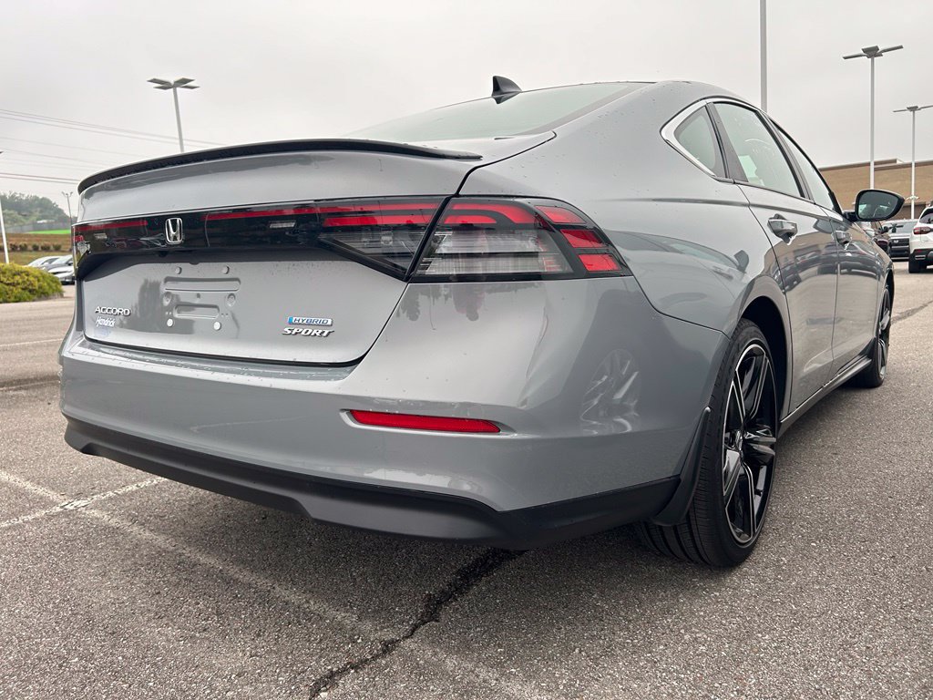 Used 2025 Honda Accord Sport image 3