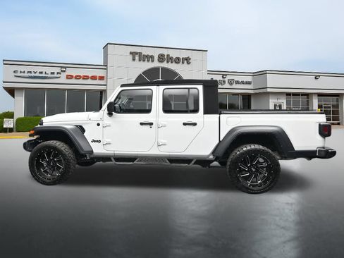 Used 2024 Jeep Gladiator Sport AWD/4WD image 2