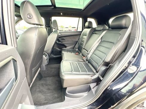 Used 2019 Volkswagen Tiguan SEL Premium R-Line AWD/4WD image 26